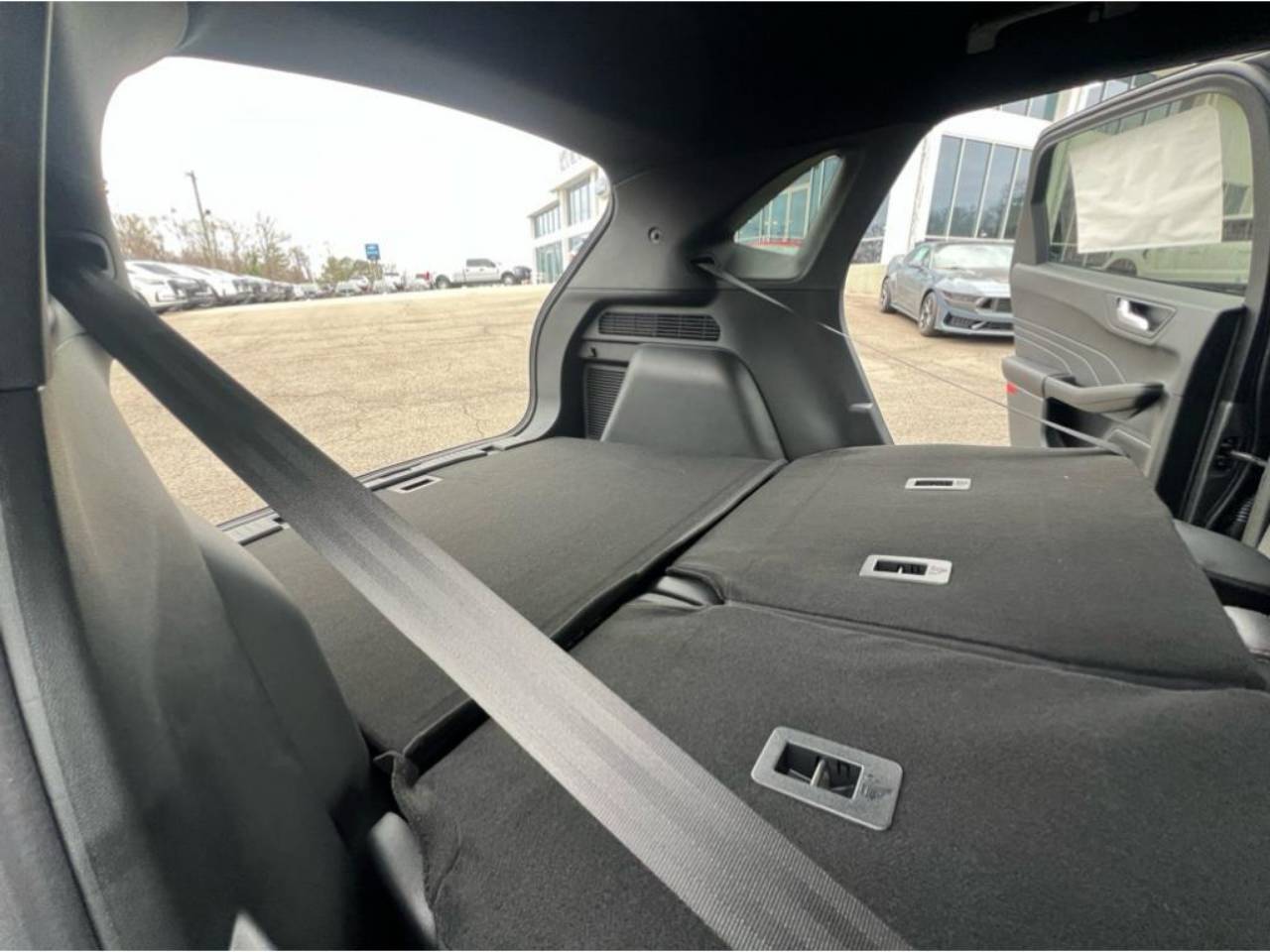 2025 Ford Escape ST-Line Select - Photo 31