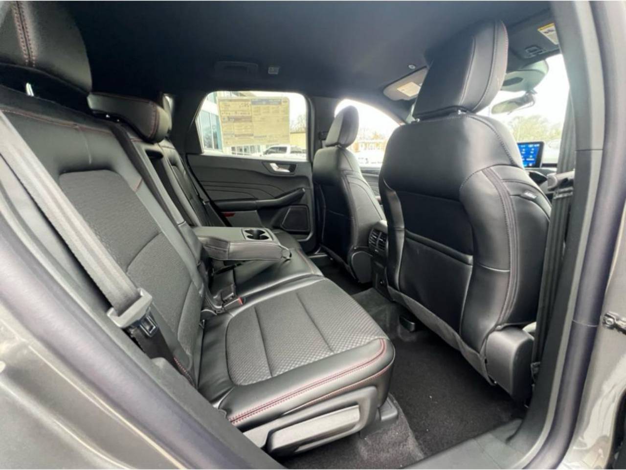 2025 Ford Escape ST-Line Select - Photo 35
