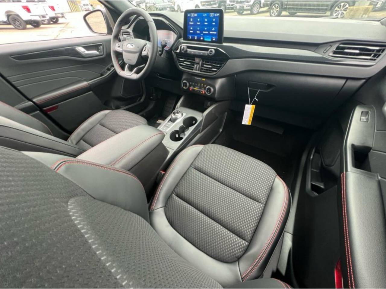 2025 Ford Escape ST-Line Select - Photo 37
