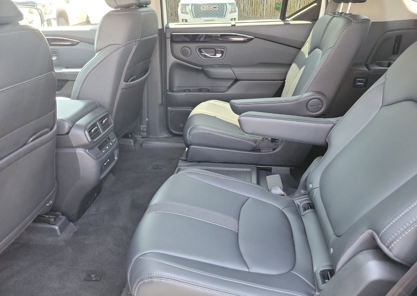 2024 Honda Pilot EX-L - Photo 12
