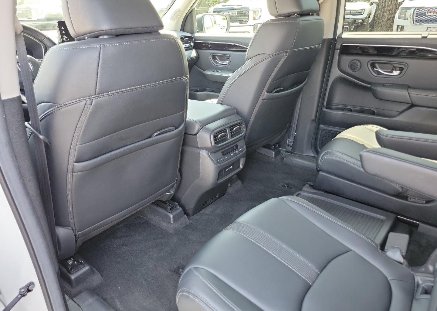 2024 Honda Pilot EX-L - Photo 13