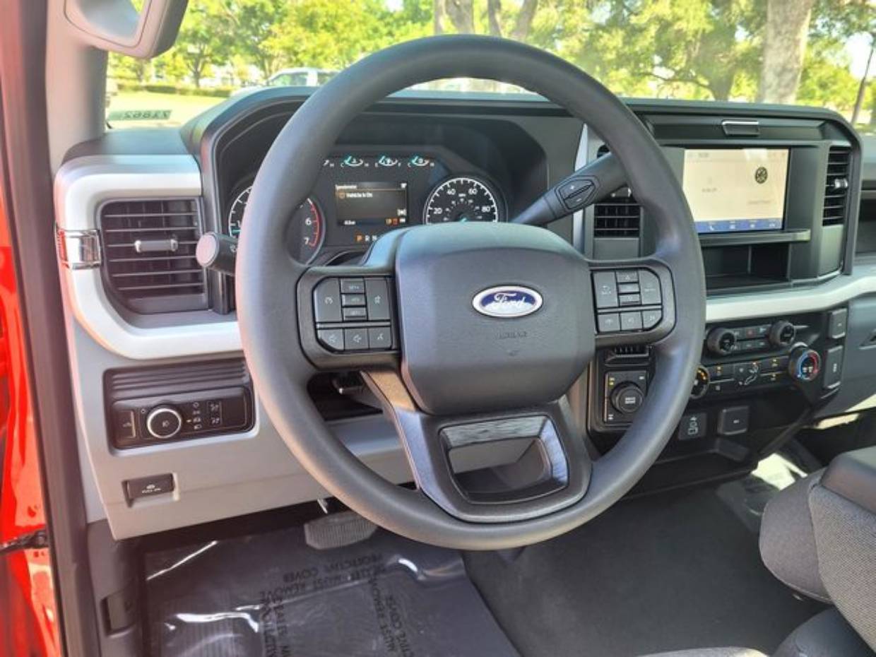 2025 Ford F-350 Super Duty XL - Photo 6