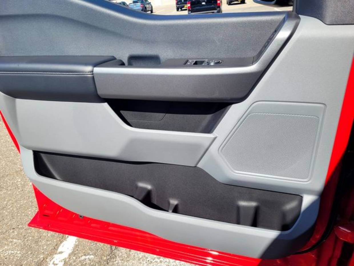 2025 Ford F-350 Super Duty XL - Photo 15