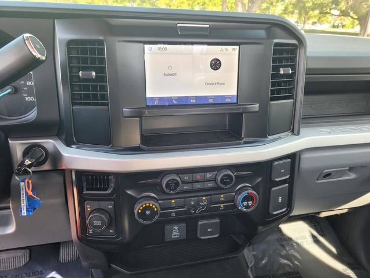 2025 Ford F-350 Super Duty XL - Photo 17