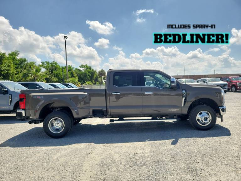 2026 Ford Super Duty F-350 DRW LARIAT