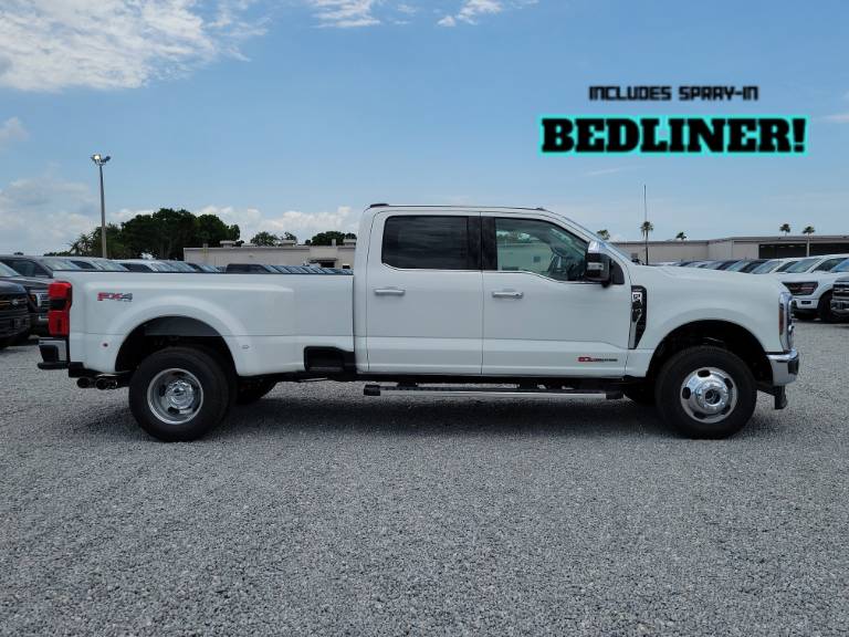 2026 Ford Super Duty F-350 DRW LARIAT