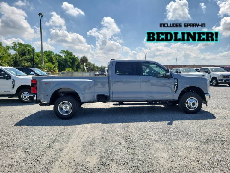 2026 Ford Super Duty F-350 DRW LARIAT