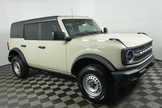 2026 Ford Bronco Base 4x4's photo