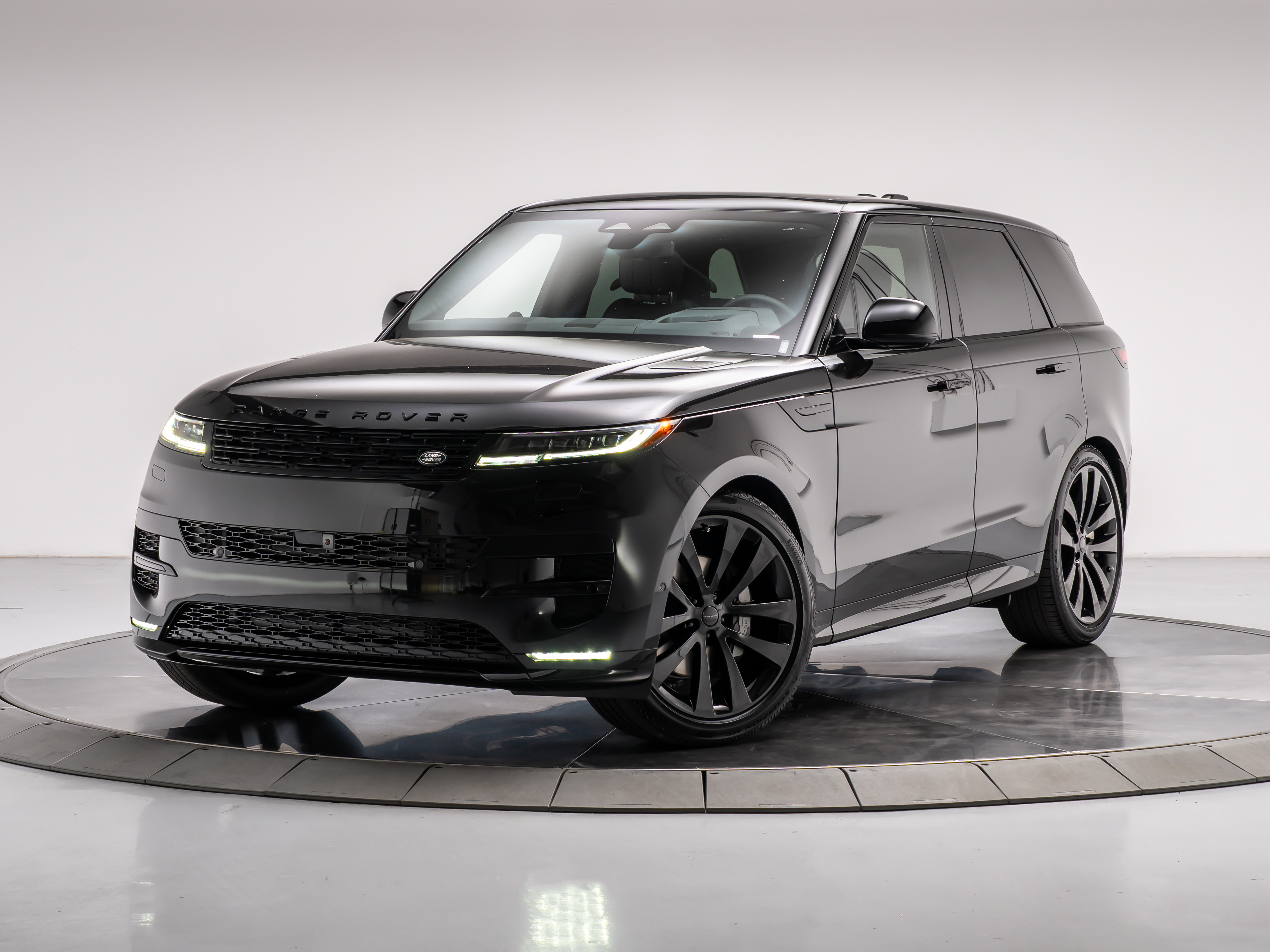 New 2026 Land Rover Range Rover Sport P400 Dynamic SE