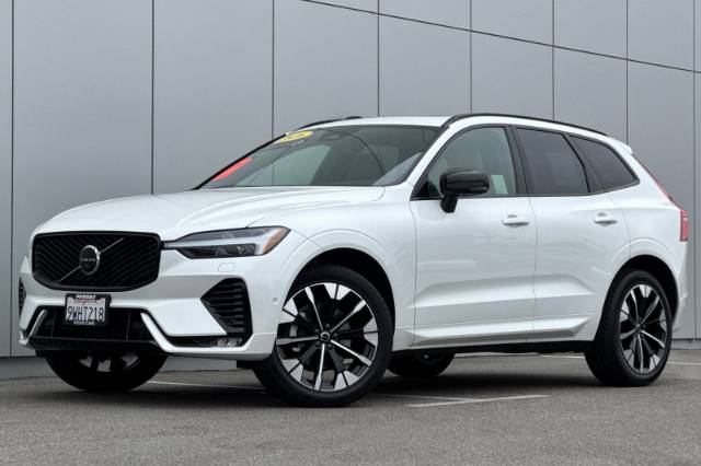 2026 Volvo XC60 B5 Plus