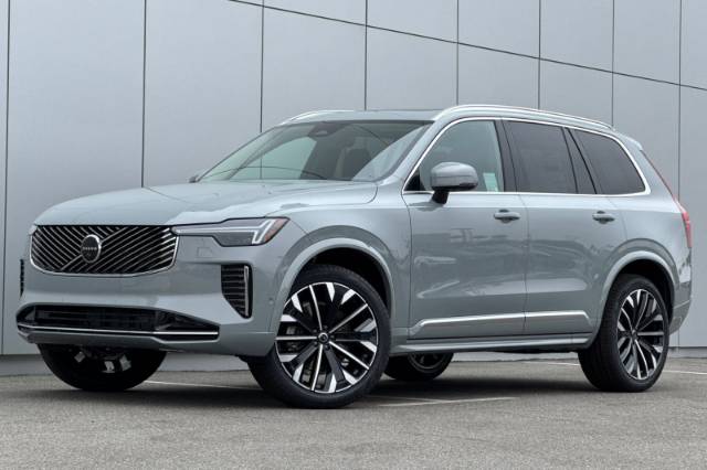 2026 Volvo XC90 B5 Plus