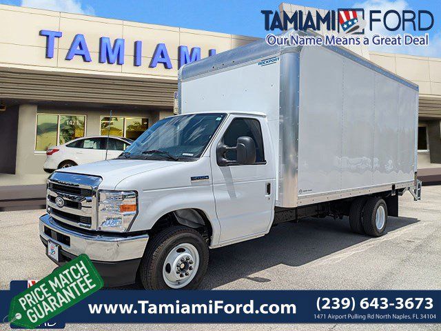 2026 Ford E-Series DRW E-450 Super Duty 176 in WB's photo