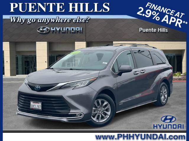 2021 Toyota Sienna XLE