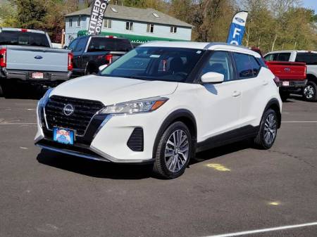 2022 Nissan Kicks SV