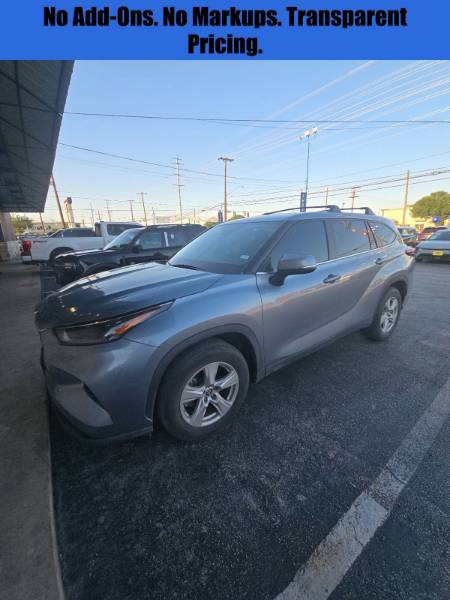 2022 Toyota Highlander LE