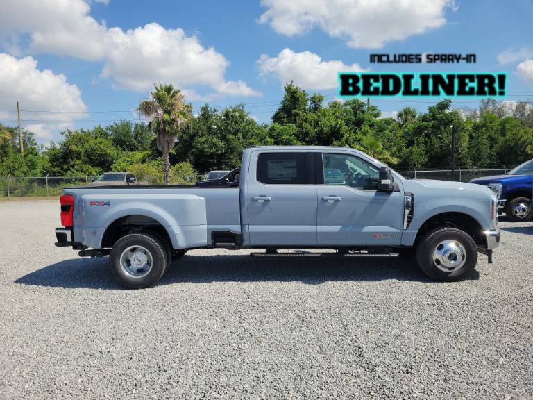 2026 Ford Super Duty F-350 DRW LARIAT