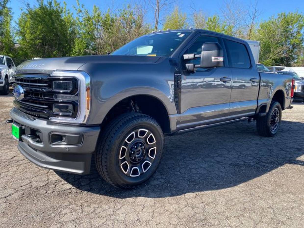 2025 Ford F-250 Platinum 4x4 Crew Cab 8' Box's photo
