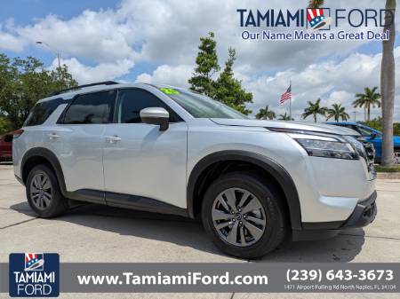 2025 Nissan Pathfinder SV