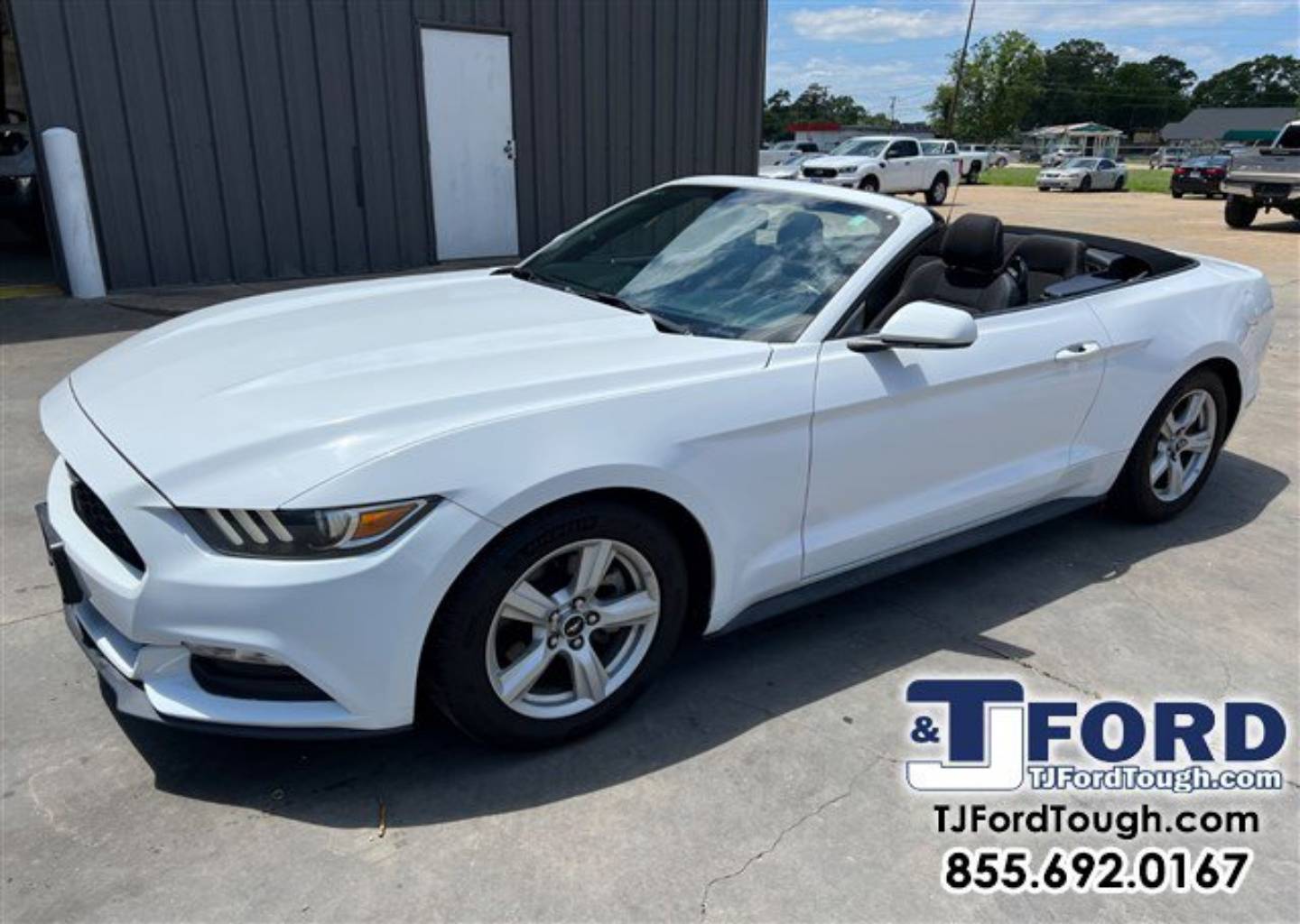 2016 Ford Mustang V6 Convertible's photo