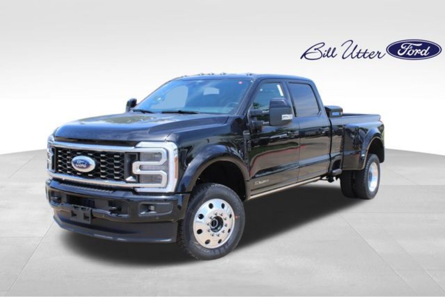 2026 Ford F-450 Platinum 4x4 Crew Cab 8' Box DRW's photo