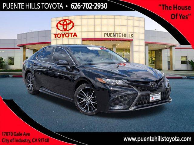 2022 Toyota Camry SE