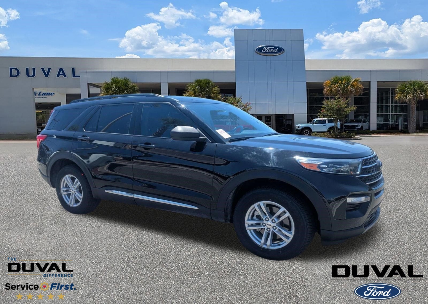 2022 Ford Explorer XLT 4WD's photo