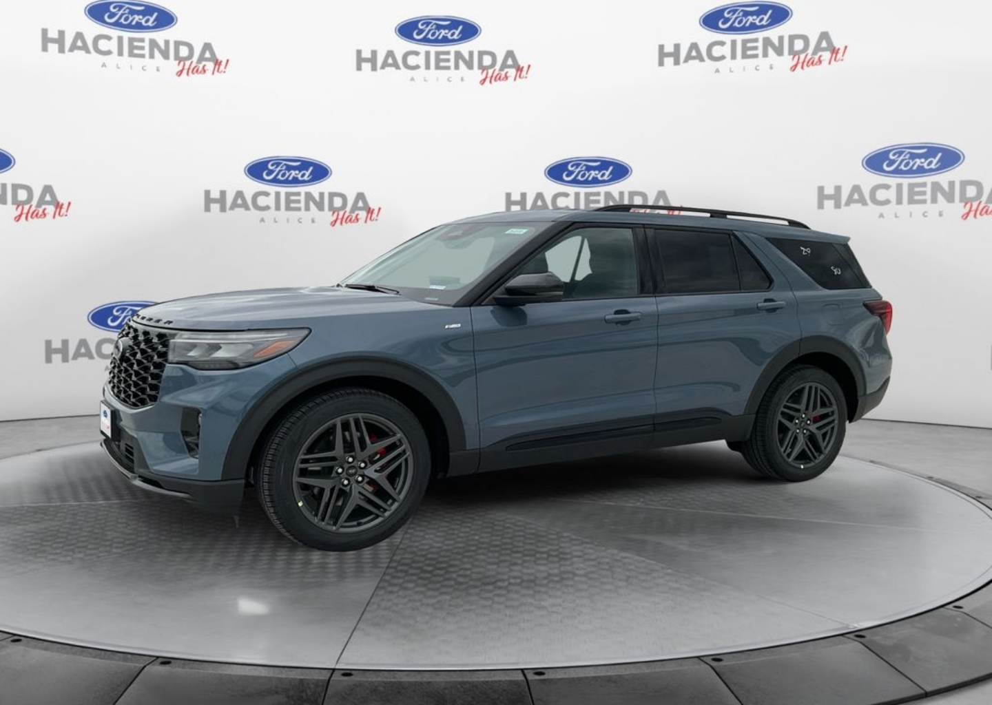2026 Ford Explorer ST-LINE RWD's photo