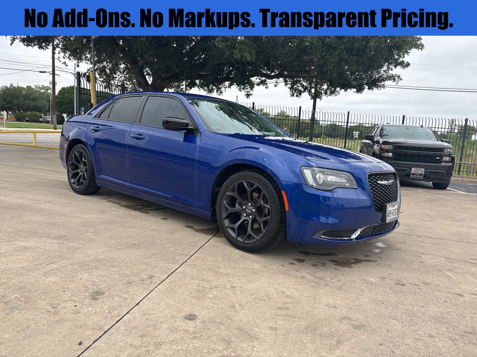 2019 Chrysler 300 Touring's photo