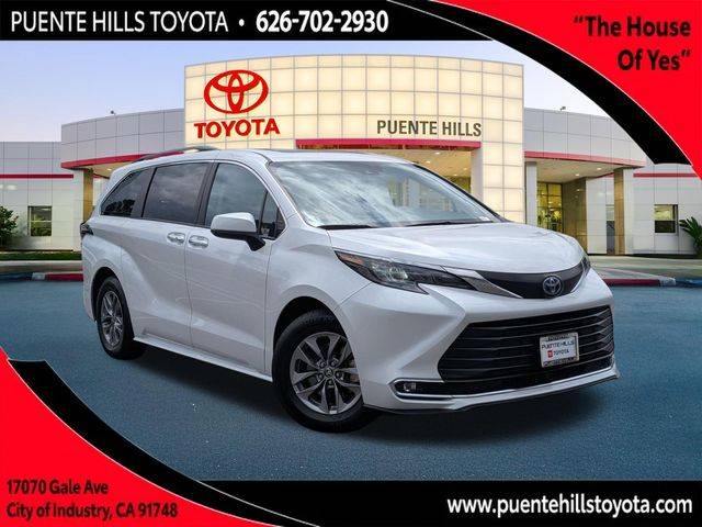 2024 Toyota Sienna XLE