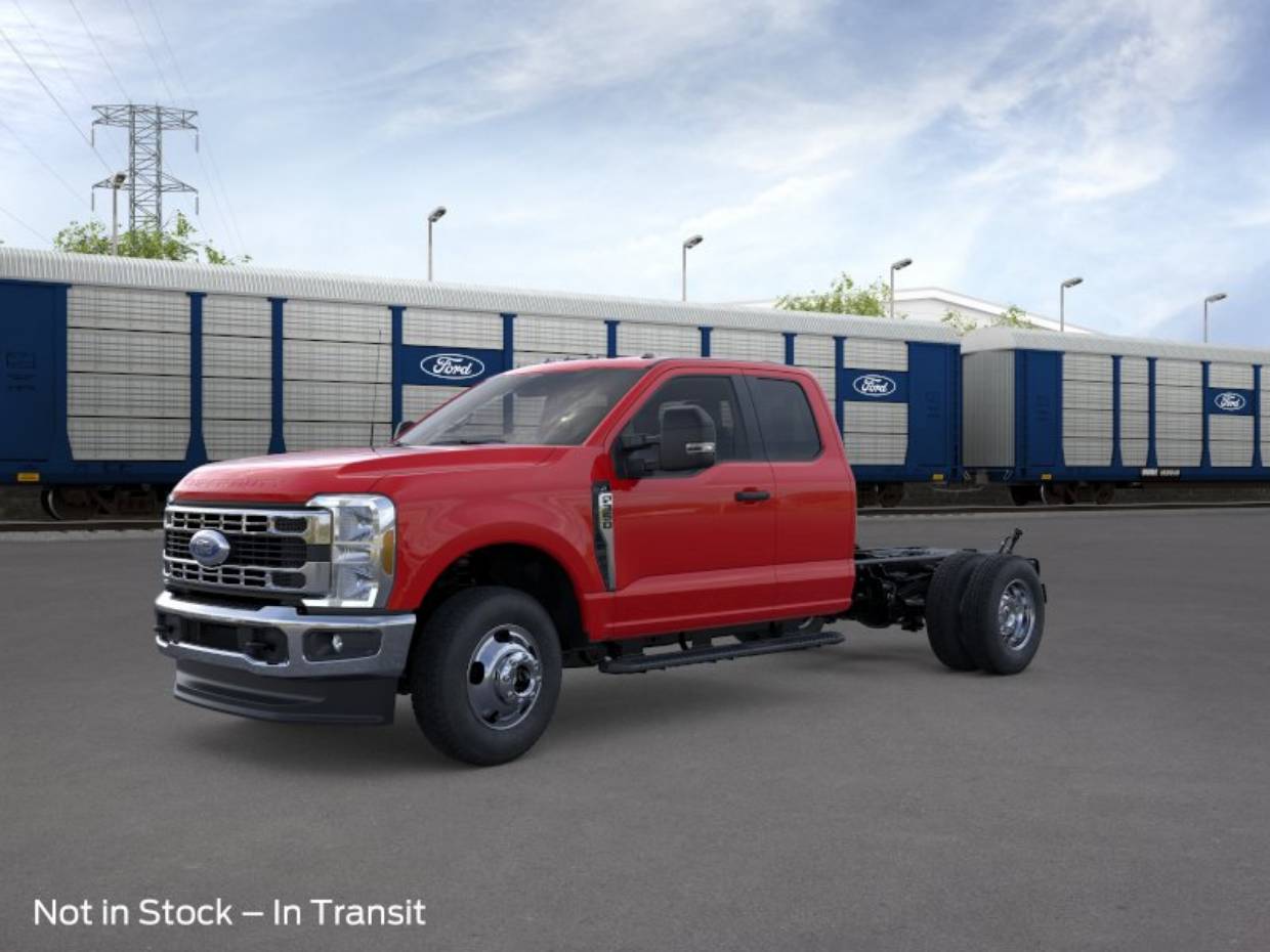 2026 Ford F-350 XL 4x4 SuperCab 168-In DRW's photo