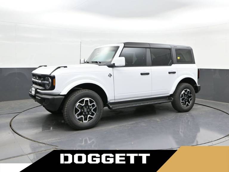 2026 Ford Bronco Outer Banks