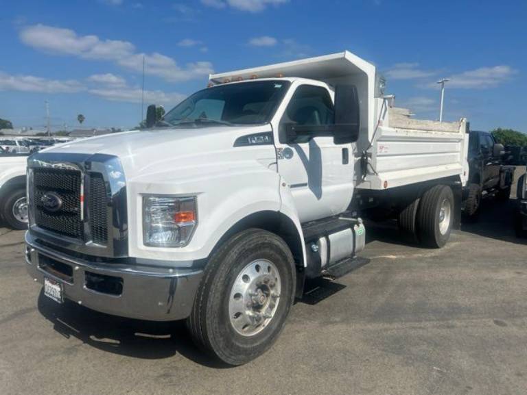 2018 Ford F-750SD Base