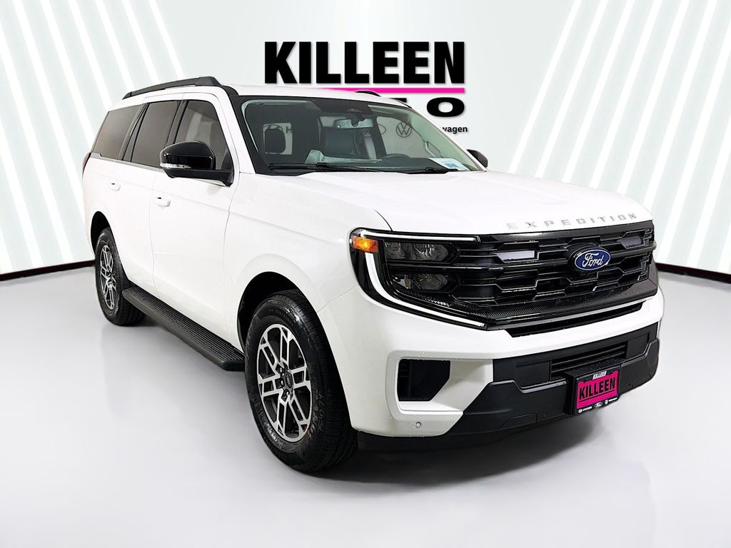 2026 Ford Expedition Active's photo