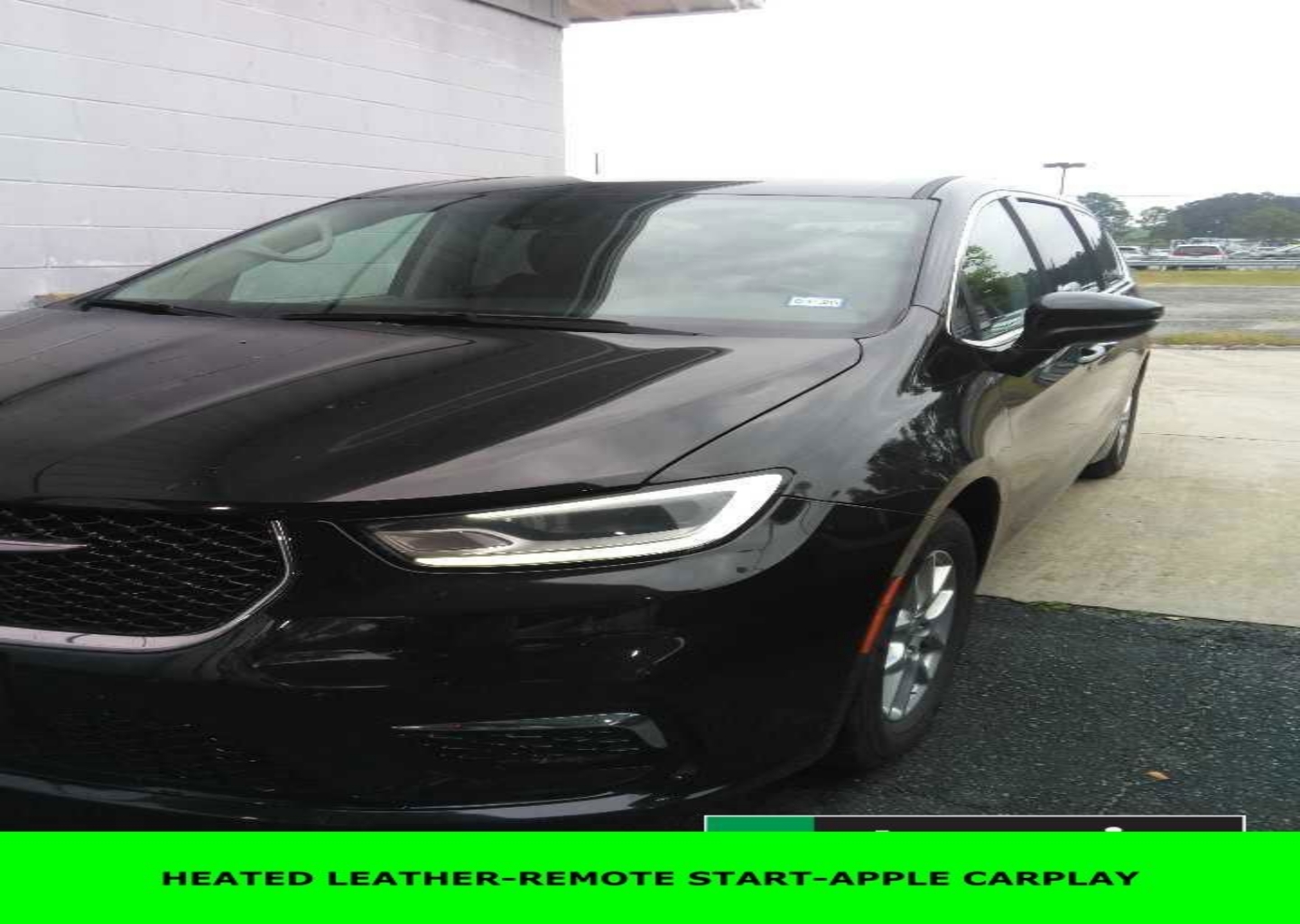 2023 Chrysler Pacifica Touring L's photo