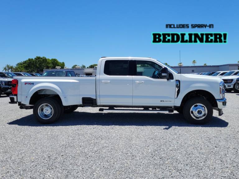 2026 Ford Super Duty F-350 DRW LARIAT
