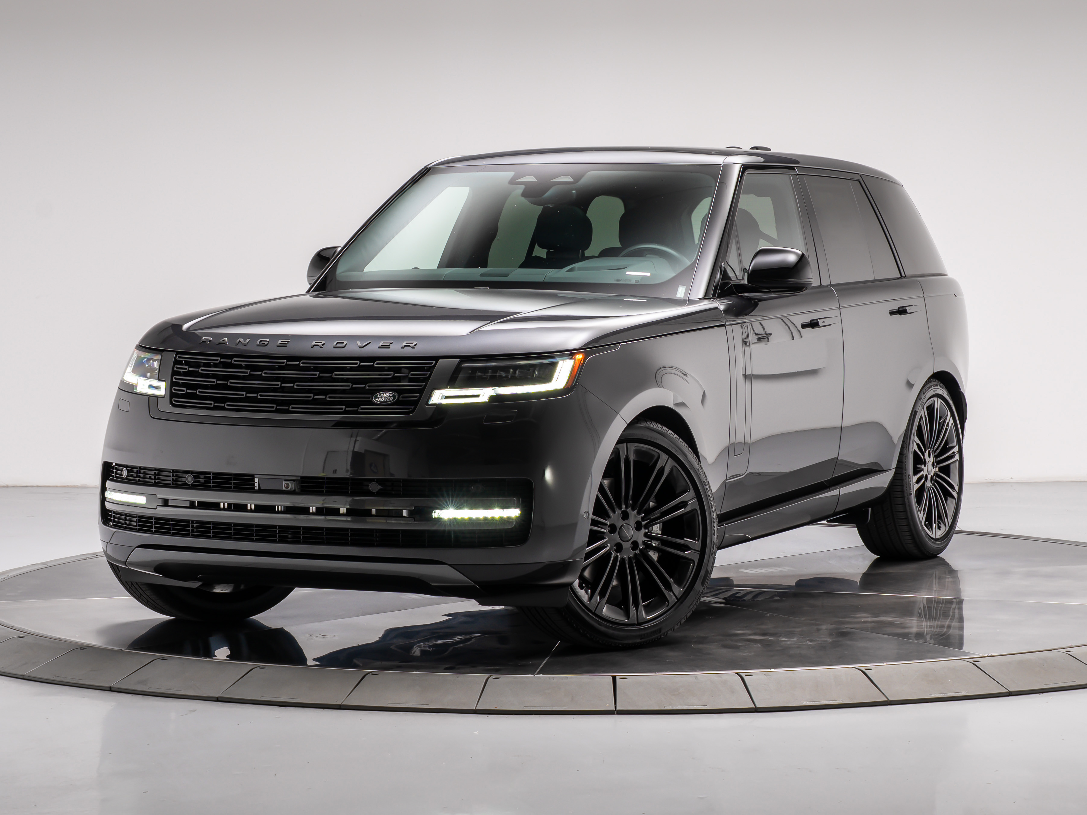 New 2026 Land Rover Range Rover P400 SE