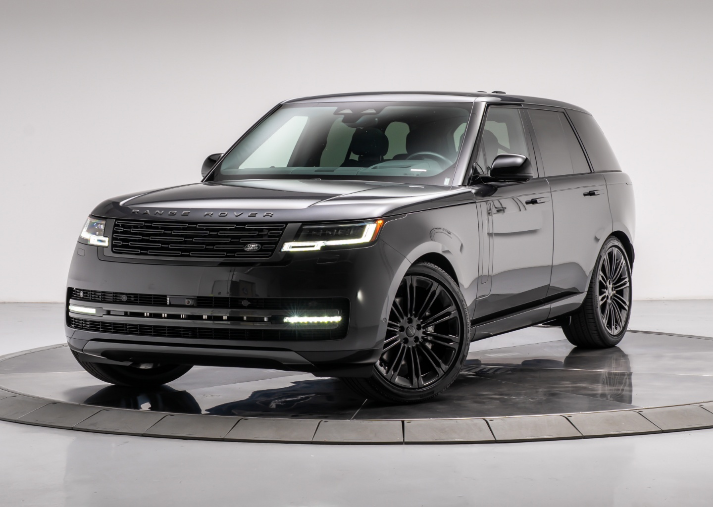2026 Land Rover Range Rover 3.0 SE SWB's photo