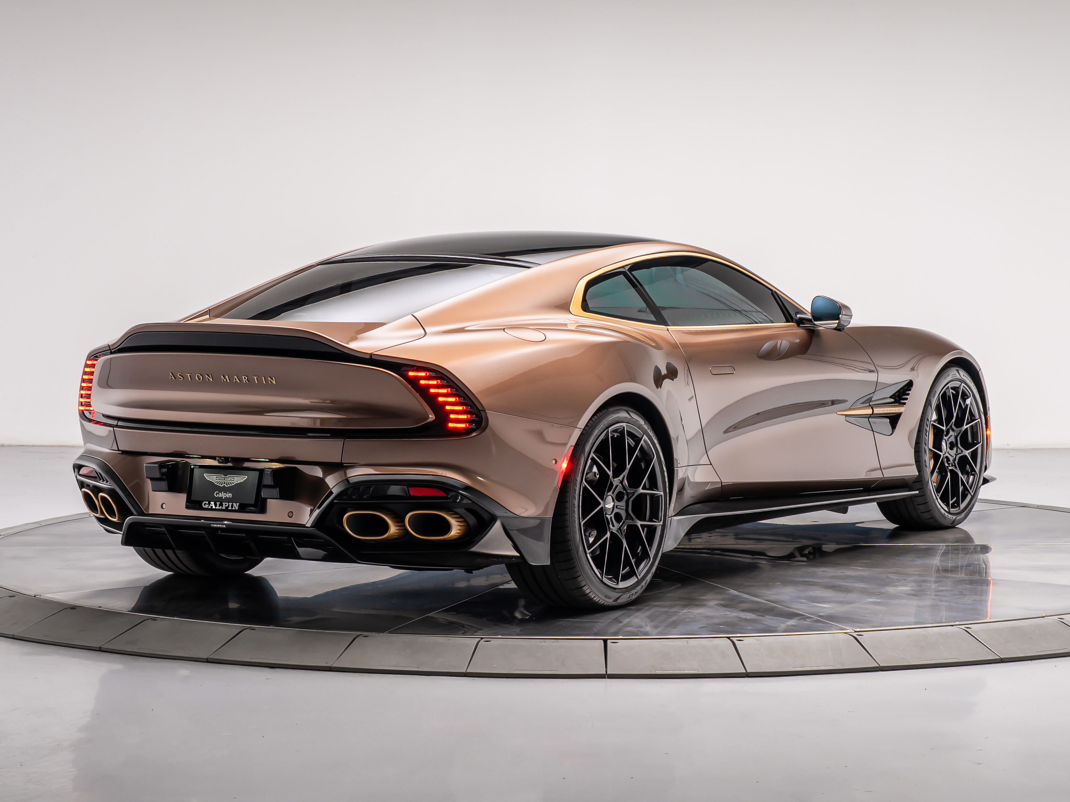 2026 Aston Martin Vanquish Base - Photo 14