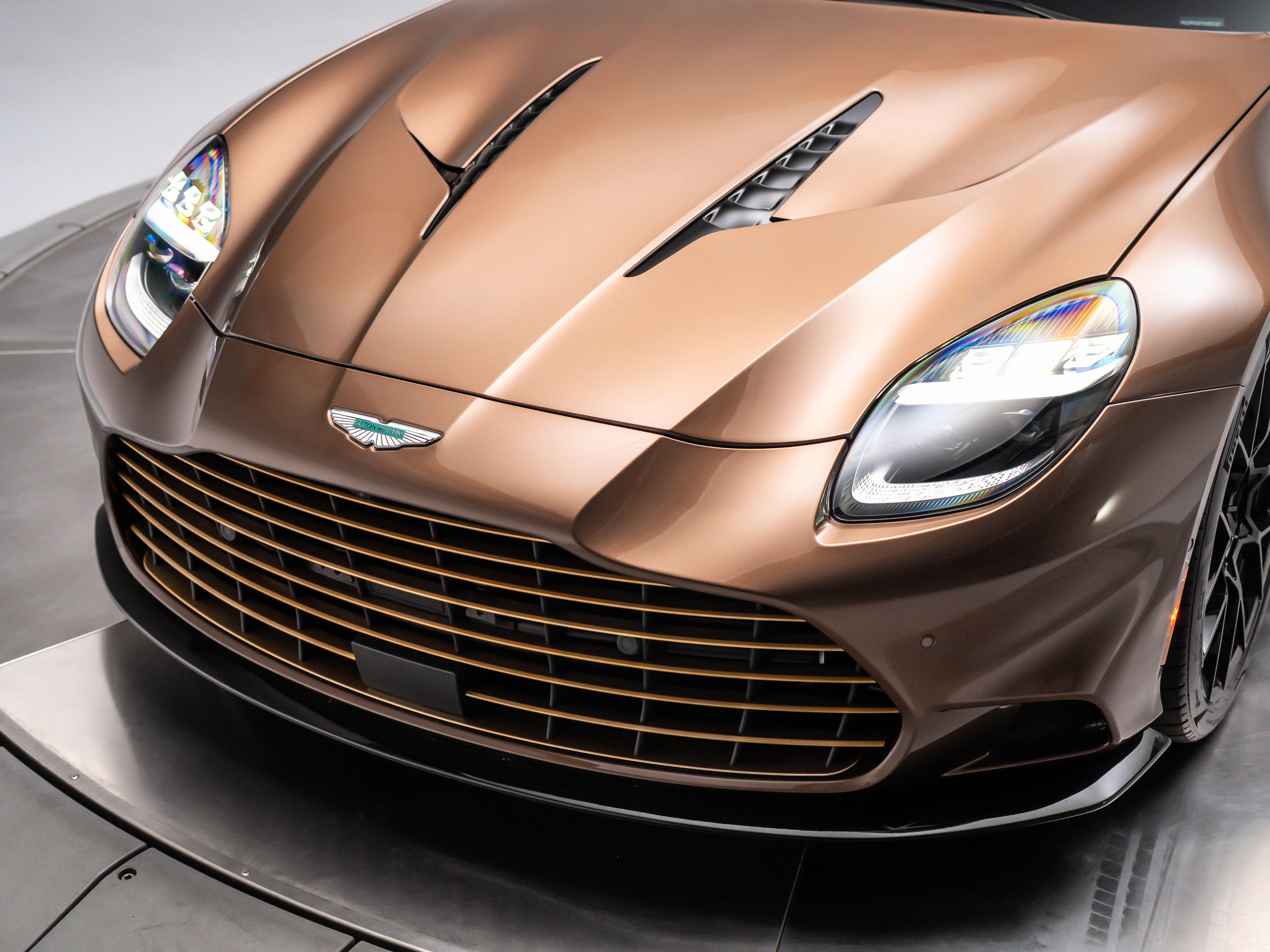 2026 Aston Martin Vanquish Base - Photo 17