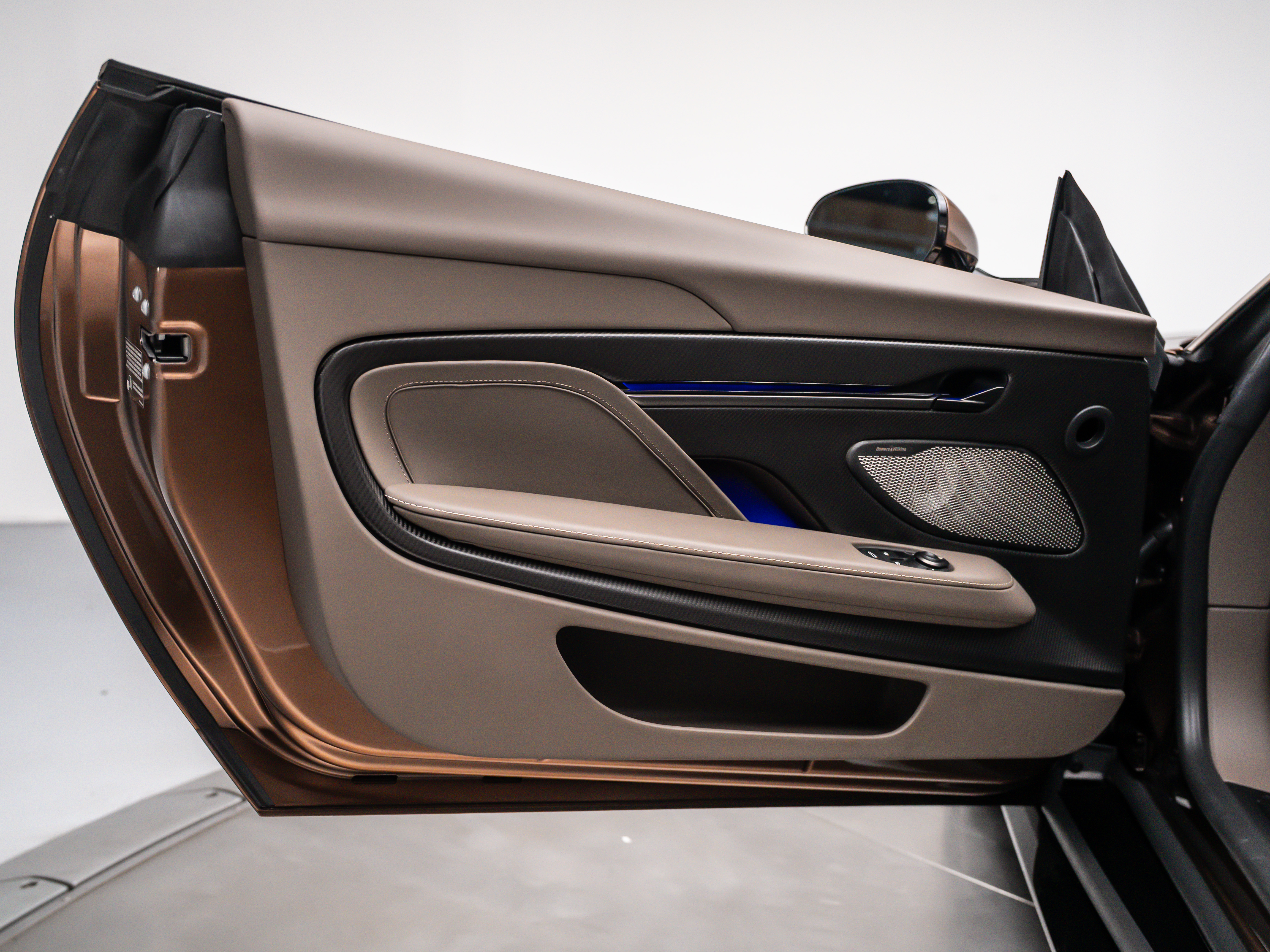2026 Aston Martin Vanquish Base - Photo 24