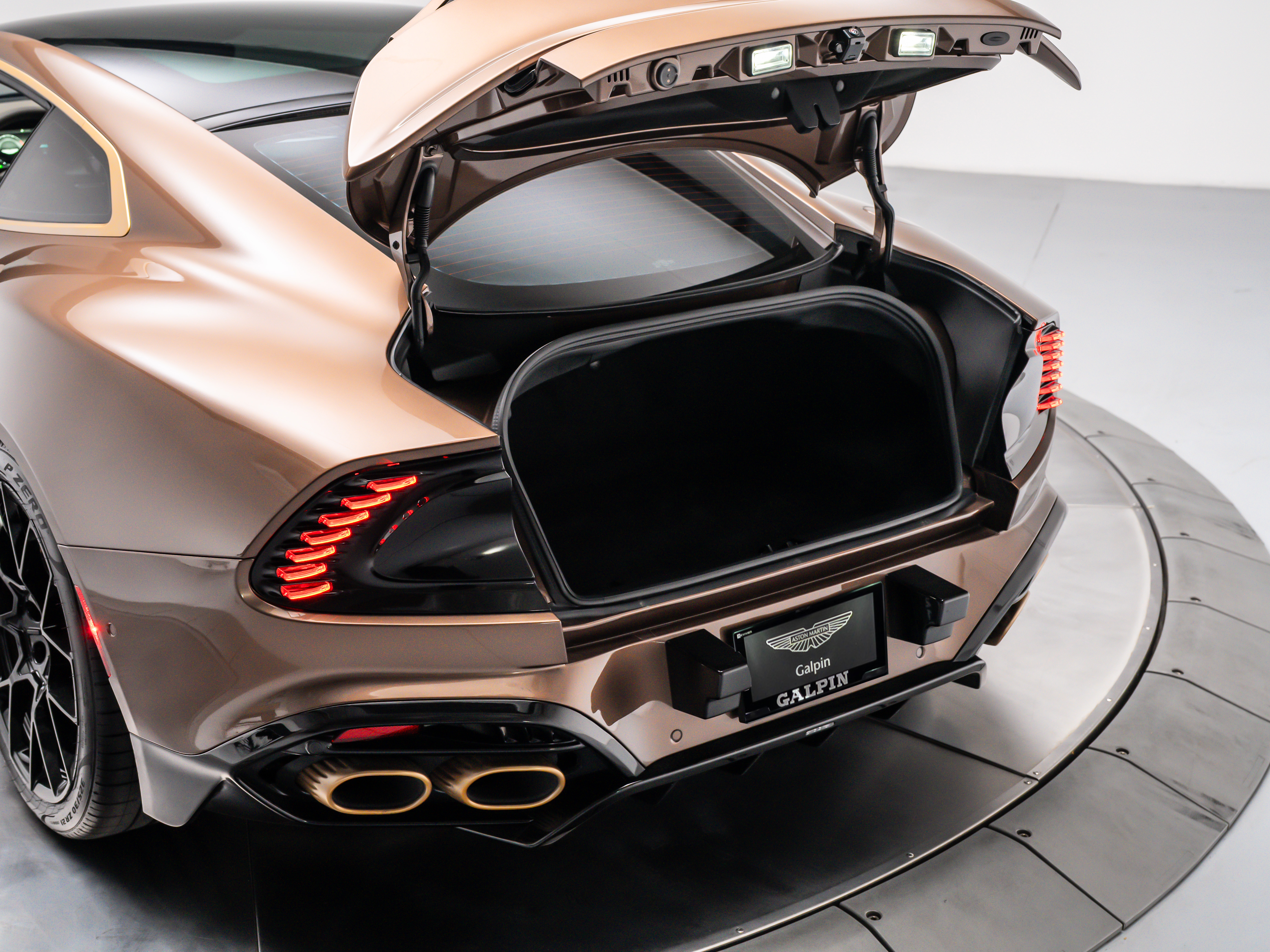 2026 Aston Martin Vanquish Base - Photo 36