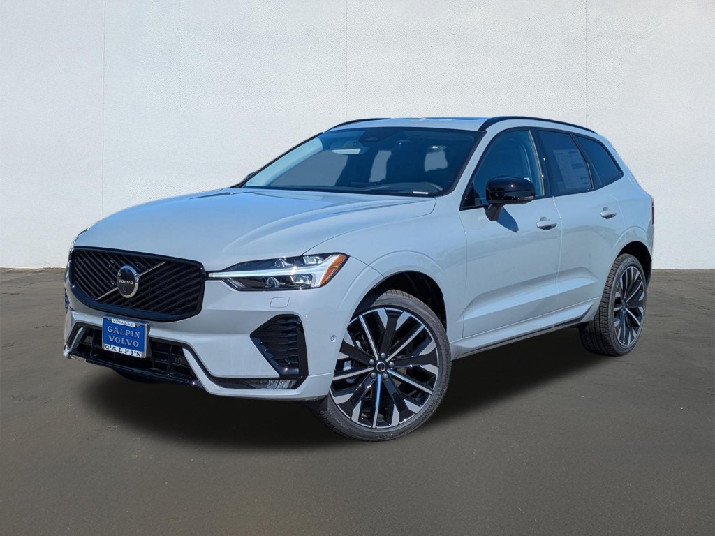 2026 Volvo XC60 B5 Ultra Dark
