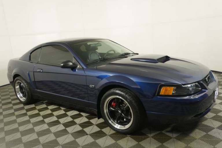 2001 Ford Mustang GT Deluxe