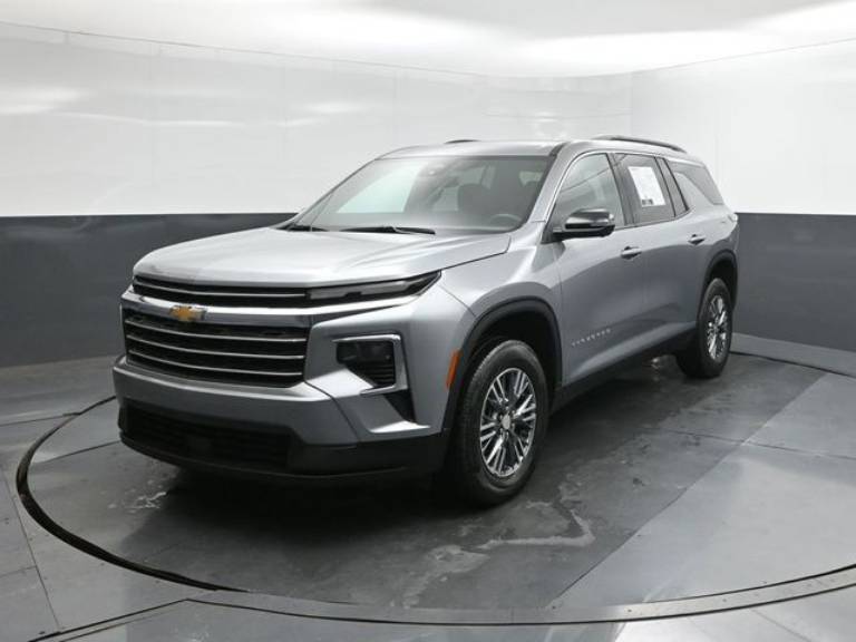 2024 Chevrolet Traverse LT