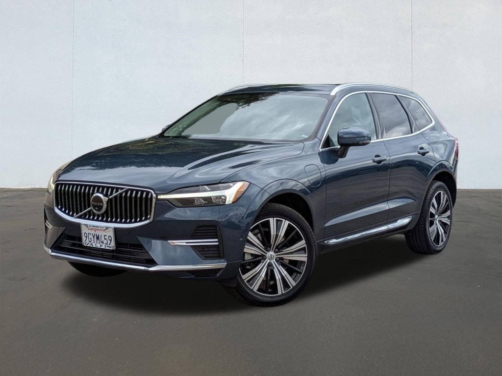 2023 Volvo XC60 Recharge Plug-In Hybrid T8 Plus Bright Theme