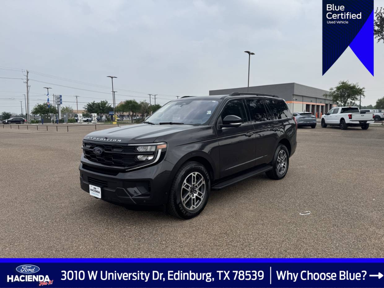 2025 Ford Expedition Active's photo