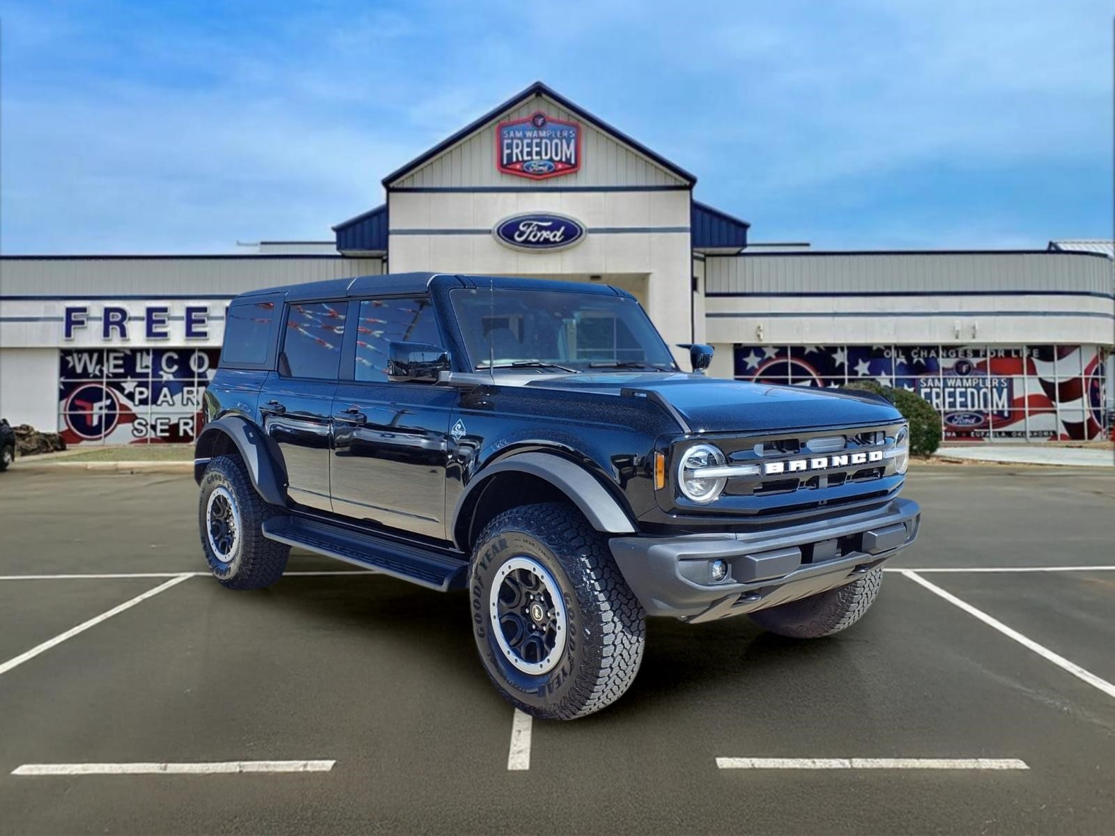 2025 Ford Bronco Outer Banks