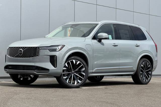 2026 Volvo XC90 Plug-In Hybrid T8 Plus