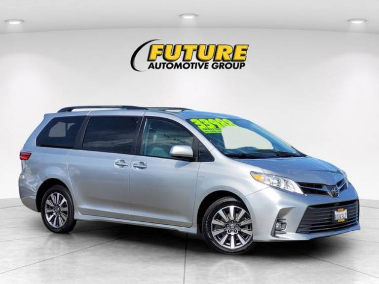 2020 Toyota Sienna XLE