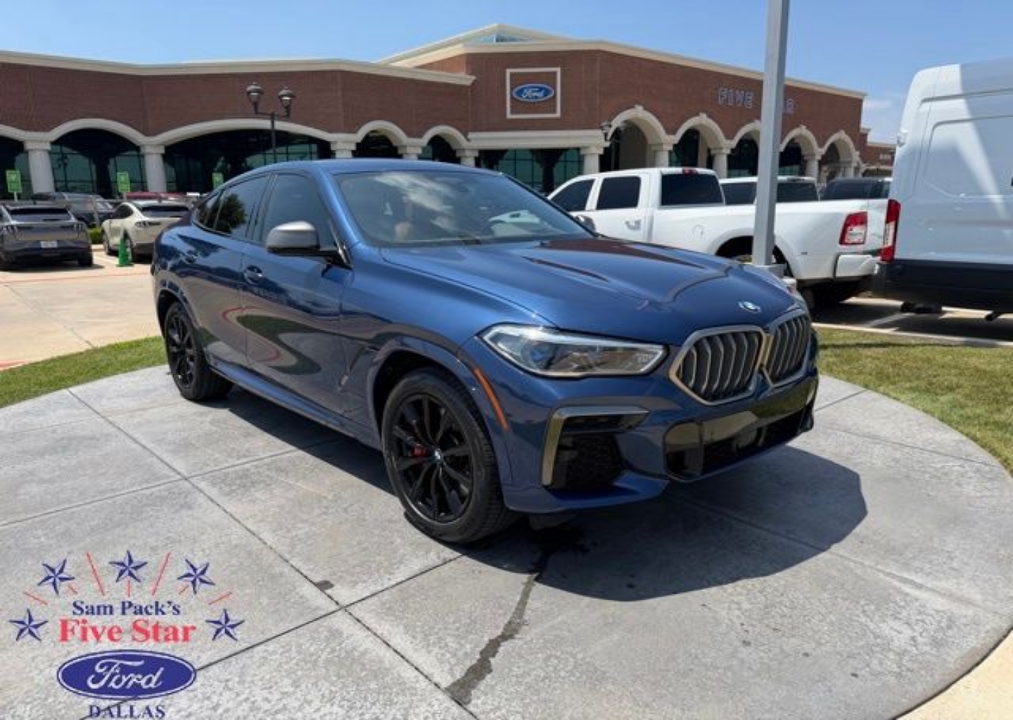 2022 BMW X6 M50i's photo